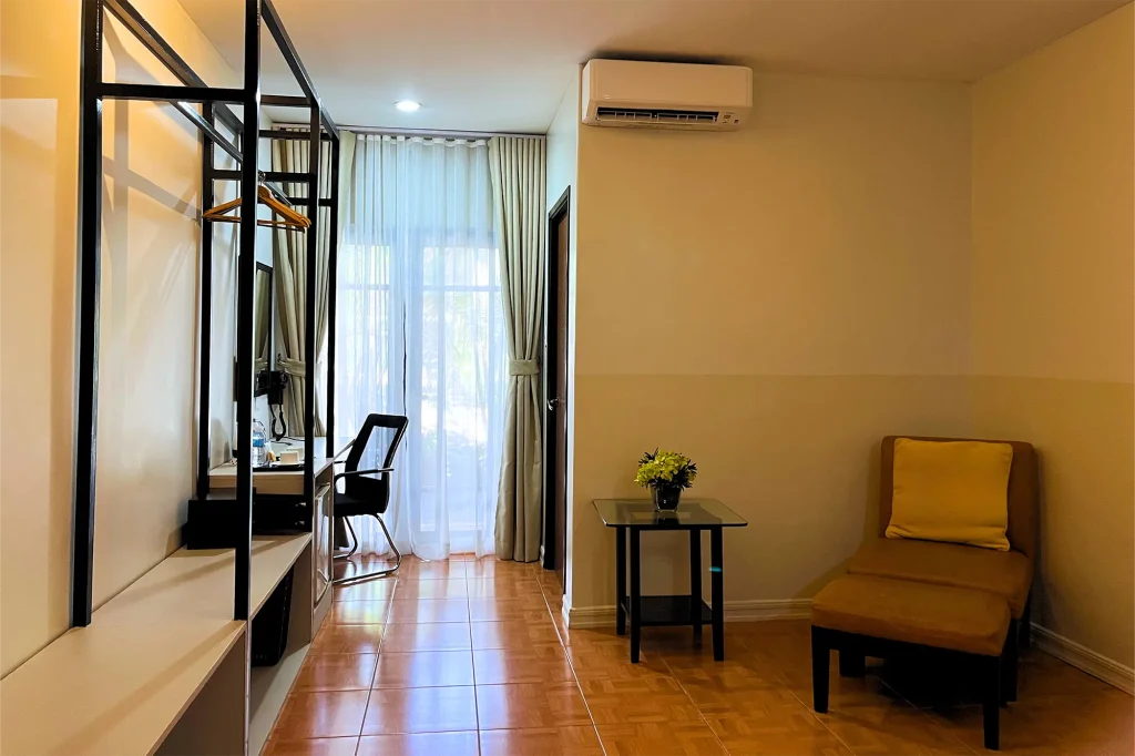 Suite Room - Photo 6